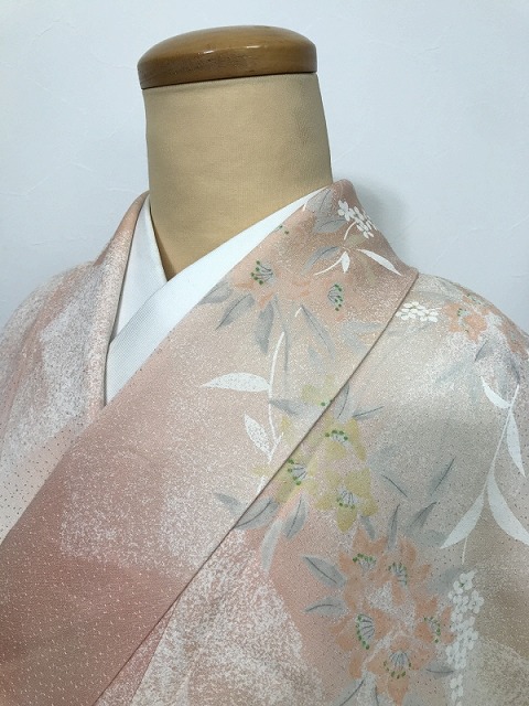 【中古】Sサイズ 小紋 正絹 ピンク地に草花模様