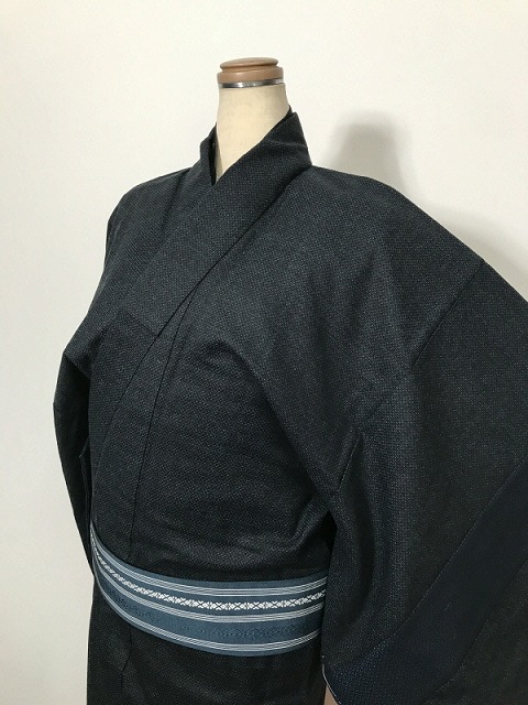 【中古】L大きさ 羊毛 リメイク男物つづき物 黒地に蚊絣文様【福服特製】