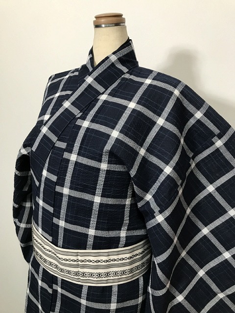 新品 2L大きさ 浴衣 男物 綿 濃紺色地に透かし彫り文様
