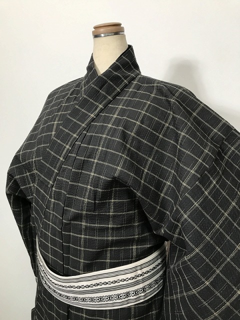 新品 2L大きさ 浴衣 男物 綿 墨色地に透かし彫り文様