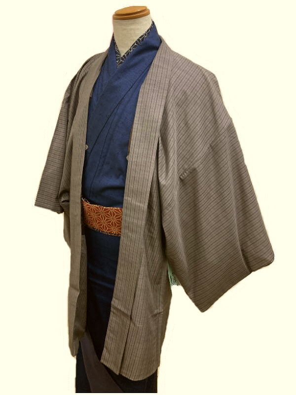 新品 羽織 男物 裄77 灰紫色地に縞模様 3Lサイズ 洗える羽織 ポリエステル 着物羽織り メンズ 和装コート 着物用コート 着物コート 着物羽織 和装 アウター 普段着羽織り おしゃれ 羽織り はおりもの