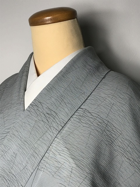 【中古】Sサイズ 正絹 夏着物 小紋 絽 薄グレー地に芝草模様 裄長め