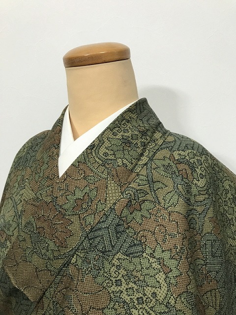 【中古】Mサイズ 小紋 化繊 グリーン地に唐花模様 袷着物 洗える着物 シーズン春