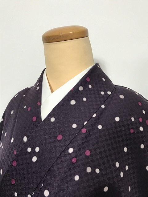 【中古】Ｌサイズ 小紋 化繊 紫地に水玉模様 4,620円