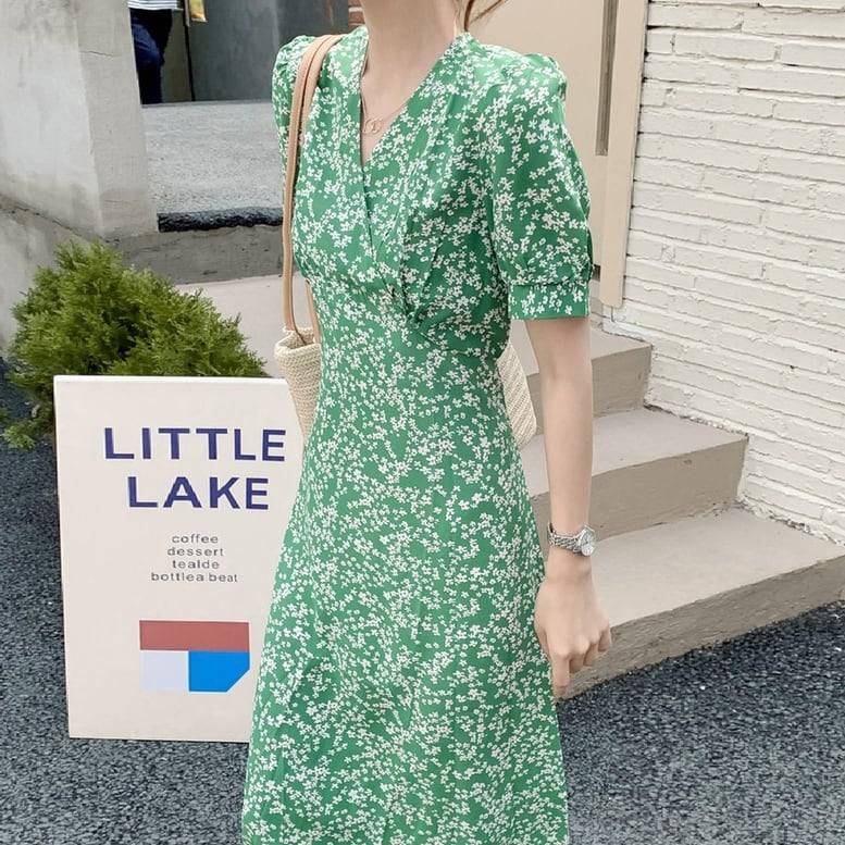 レディース カシュクール小花柄ワンピース ロング丈 フラワー プリント ボタニカル ドレス Vネック 半袖 パフスリーブ ハイウエスト 緑 グリーン ワンピドレス 大人可愛い きれいめ 上品 レトロ キュート ガーリー エレガント フォーマル 春 夏