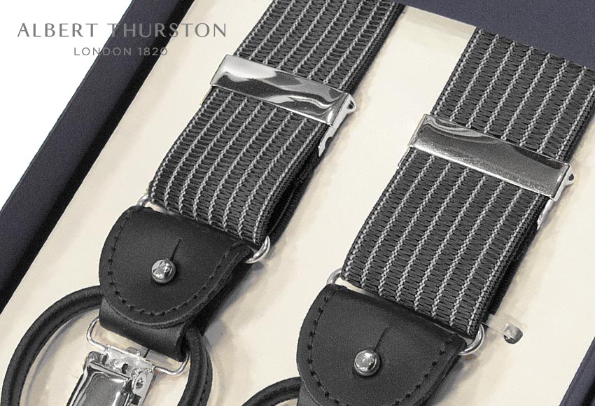 ■【日本正規輸入代理店商品】 [ ALBERT THURSTON / アルバートサーストン サスペンダー ] 帯幅35mm / サスペンダー ( すこし光沢のあるダークグレー地にホワイトのストライプ柄 ) ALS-91( メンズ )