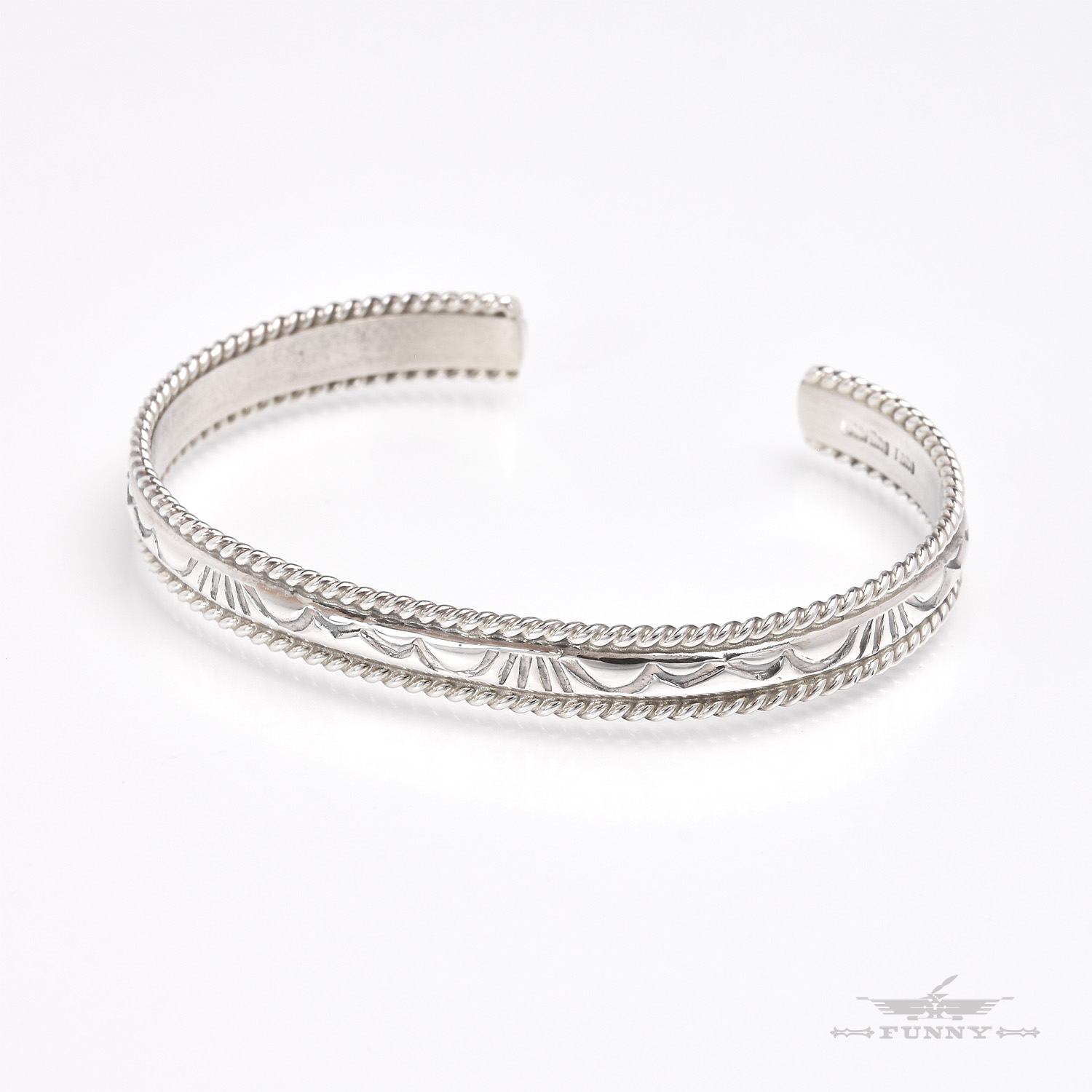 ナバホ　ダグラスエッツィー　バングル　スターリングシルバー　インディアン 楽天市場】【FUNNY公式ストア】 ナバホ族 Darrell Yazzie ロープ