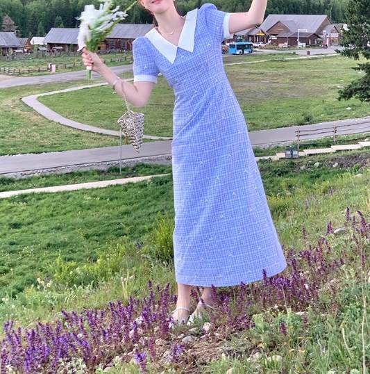 ロングワンピース レディース ワンピース ロング 半袖 パワーショルダー Vネック 襟付き スリム ストレート 刺繍 かわいい 大人可愛い 上品 おしゃれ ガーリー 存在感 ラブリー キュート ロマンティック フラワー チェック 格子柄 春 夏 秋 ロングシーズン デート｜Funny Bunny