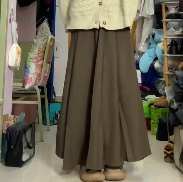 Aラインスカート レディース スカート ボトムス フレアスカート ロングスカート ロング フレア Aライン ハイウエスト かわいい 大人可愛い シンプル おしゃれ ガーリー 存在感 ラブリー キュート ベーシック カントリー ナチュラル 無地 春 秋 冬 ロングシーズン デート