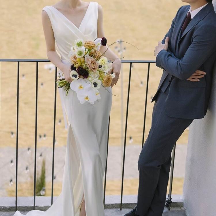 ドレス ウェディング パーティー 結婚式 二次会 披露宴 演奏会 発表会 ステージ 舞台 キャバ ダンス 衣装 コスプレ コスチューム ラウンジ クラブ マキシ 袖なし ノースリーブ Vネック マーメイド タイト スリム きれいめ シンプル