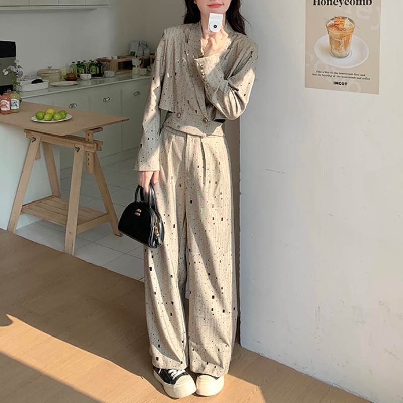 レディース ジャケット パンツ ボトムス スーツ セットアップ ツーピース ワイドパンツ クロップド丈 長袖 ワイド オーバーサイズ ウエストマーク ハイウエスト かわいい 大人可愛い きれいめ シンプル カジュアル 上品 おしゃれ