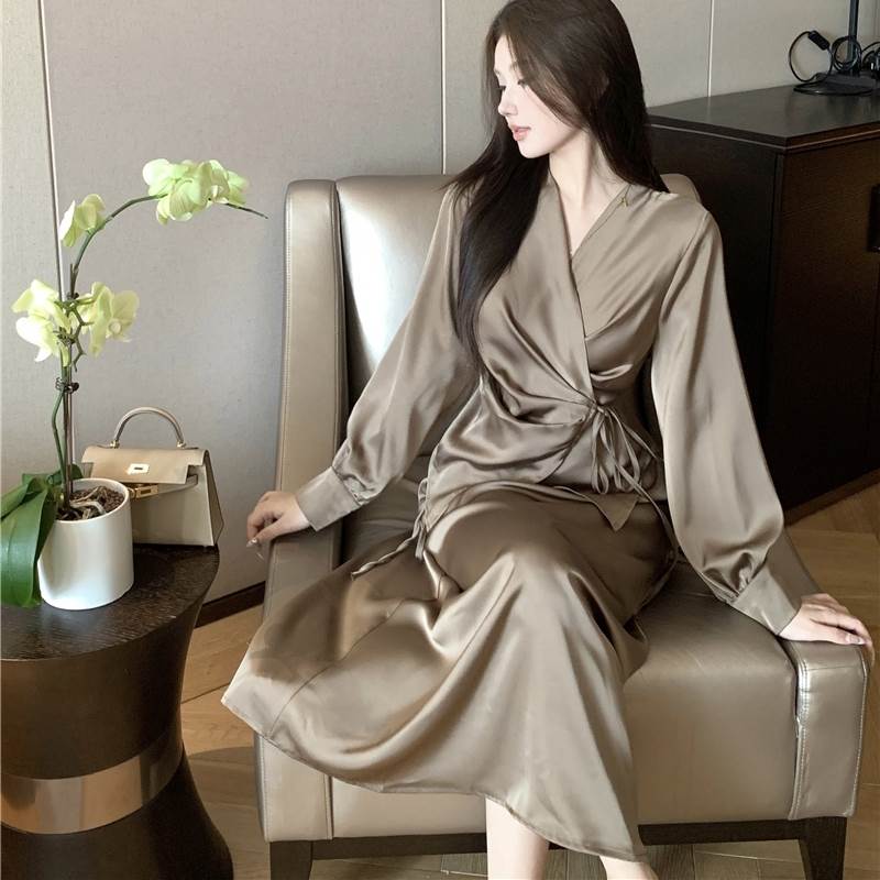 レディース スカート トップス セットアップ ツーピース ロングスカート ロング 長袖 カシュクール スリム 細身 ドレープ フェミニン スレンダー リボン ウエストマーク ハイウエスト サテン 大人可愛い きれいめ シンプル 上品