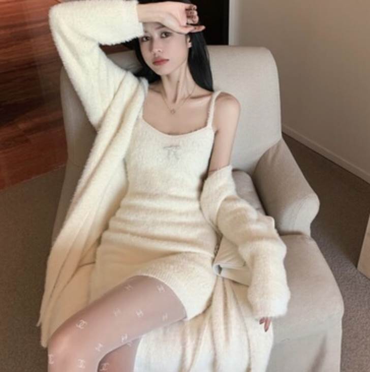 【FunnyBunny】 アウター ワンピース 20代 長袖 おしゃれ きれいめ デート お出かけ 上着 袖あり ショート丈 30代 タイト 学生 こなれ感 10代 存在感 OL 主役級 スリム 大人可愛い 上品 ショート