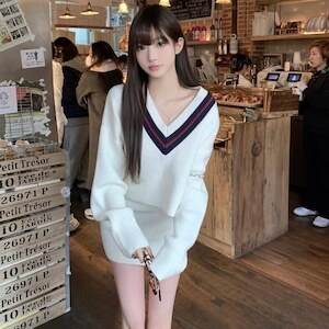 セクシー デコルテ レディース トップス セットアップ ミニスカート 長袖 Vネック タイト スリム 細身 リブ バイカラー 配色 ニット かわいい 大人可愛い シンプル カジュアル 上品 おしゃれ こなれ感 ラフ ガーリー クール モダン