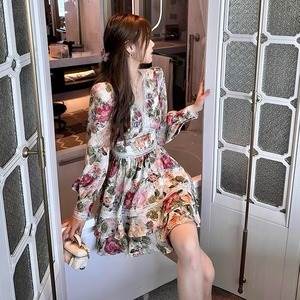 セクシー 胸開き レディース ワンピース ミニ 長袖 Vネック フレア スリム 細身 Aライン フェミニン レース フリル ふわふわ かわいい 大人可愛い きれいめ 上品 おしゃれ こなれ感 ガーリー エレガント 存在感 とろみ感 抜け感