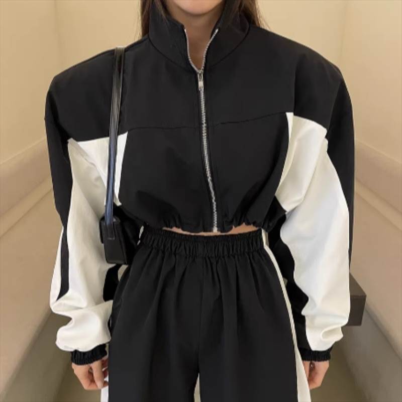 レディース パーカー ミニ ショート 長袖 ファスナー 前開き かわいい 大人可愛い きれいめ シンプル カジュアル おしゃれ かっこいい ラフ メンズライク マニッシュ ボーイッシュ スポーティー デート お出かけ 楽ちん 普段使い