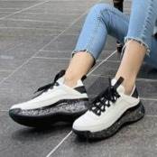 レディース スニーカー ボリューム 厚底 かわいい 大人可愛い シンプル カジュアル おしゃれ かっこいい スポーティー マニッシュ ボーイッシュ ラフ ルーズ クール こなれ感 スタイリッシュ バイカラー オールシーズン 通学 デート