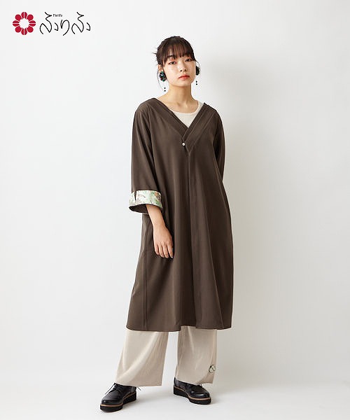 着物衿 花柄 和柄 背開き ワンピース ロング丈 Furifu 花園マーブル 着物衿ワンピースふりふオリジナル 大人女子 レディース レトロ 和風 フレア Vネック モダン