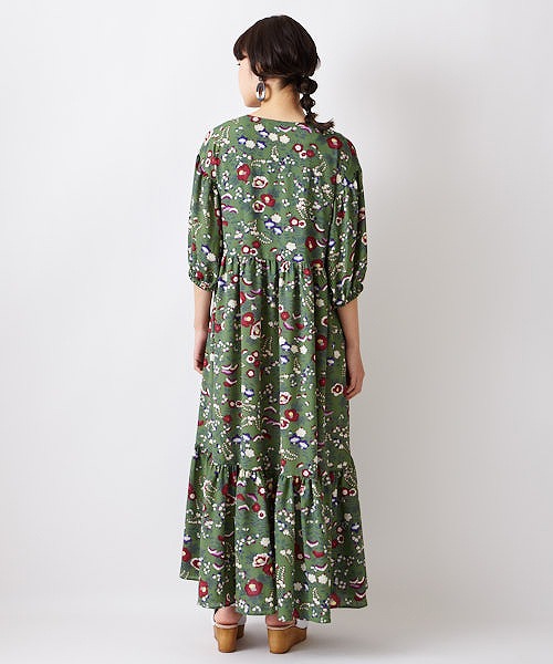 ハトの庭 ロングワンピースふりふオリジナル 和柄 ロングワンピース レディース 切替 ボリューム 総柄 花柄 椿 切替 春夏 カジュアル 大人女子 和風 レトロ モダン Furifu おうち服 おうちコーデ おうちファッション ふりふ 店ハトの庭オリジナルプリントを贅沢に使用