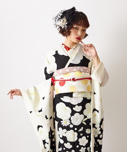 史上最も激安 春 秋 冬 しんしんと降り積もる雪を椿の花に見立てうさぎも描いた振袖 振袖 しんしん雪うさぎ 振袖 ふりふオリジナル レディース 振袖 絵羽 成人式 仕立て上がり フリーサイズ 雪 椿うさぎ 兎 レトロ モダン 古典 大正ロマン 結婚式 結納 入学式