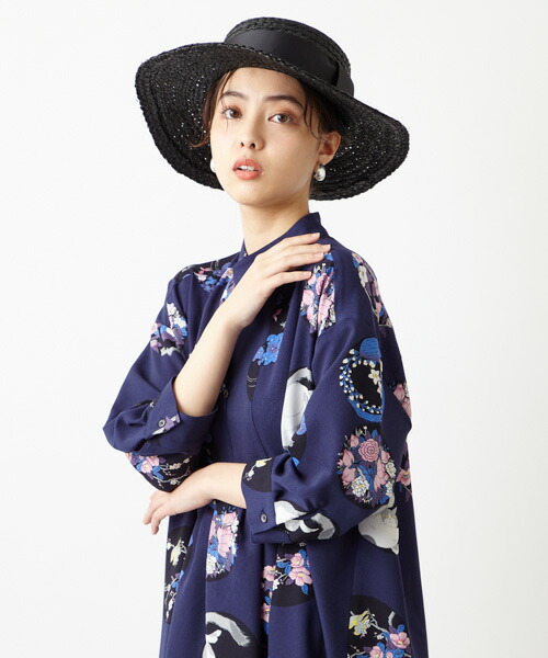 レトロな和柄のワンピース レトロ 60 S ルームウェア ギフト 和柄 花天井バンドカラーワンピースふりふオリジナル ワンピース プレゼント Furifu カジュアル レディース 60年代風 レトロ 大人女子 和風 花柄 モダン Furifu おうち服 おうちコーデ おうちファッション 母の