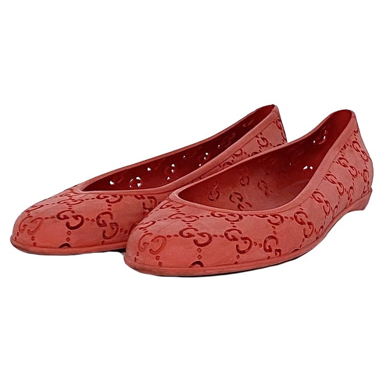 【送料無料】 グッチ シューズ ec-22486 レッド ORANGE シマ 190792 美品 23.0cm ラバー 中古 18700 6504 GUCCI ローシューズ GG 靴 軽い レディース ロゴ パンチング 定番 人気 お洒落 女性 赤色 歩きやすい カジュアル 通勤 通学 小物 高級感 上品 ブランド 本物 鑑定済み