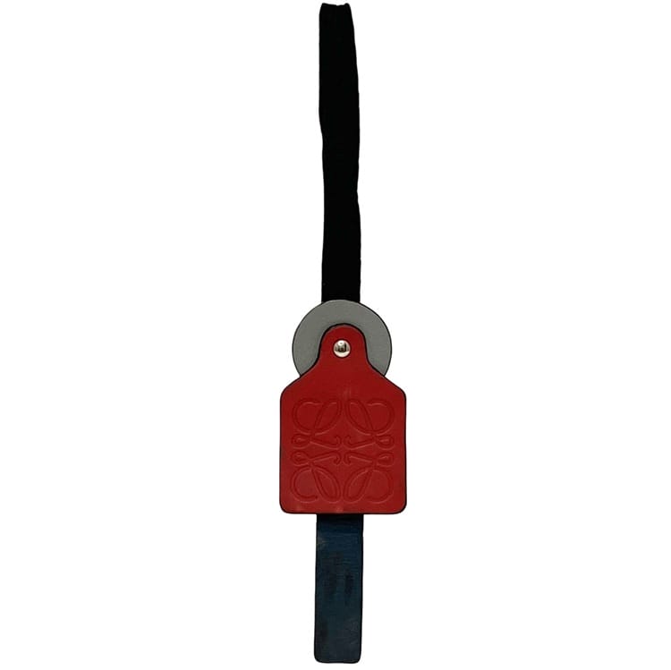 【送料無料】 ロエベ バッグチャーム ec-24945 レッド ネイビー アナグラム ロゴタグ レザー キャンバス 中古 LOEWE 赤 紺色 ロゴ 刻印 シンプル レア レザータグ チャーム メンズ レディース 男女兼用 定番 人気 アクセサリー 革 タグ ロゴ刻印 ブランド 本物 鑑定済み