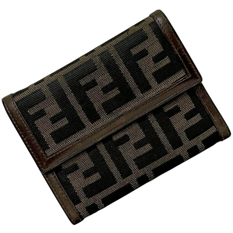 【送料無料】 フェンディ 三つ折り 財布 ec-25204 カーキ ブラウン ズッカ 2270 30729 099 コンパクト キャンバス レザー 中古 FENDI FF 深緑 ロゴ 総柄 折り財布 小銭入れ有 ヴィンテージ 定番 人気 メンズ レディース 男女兼用 ブランド 本物 鑑定済み