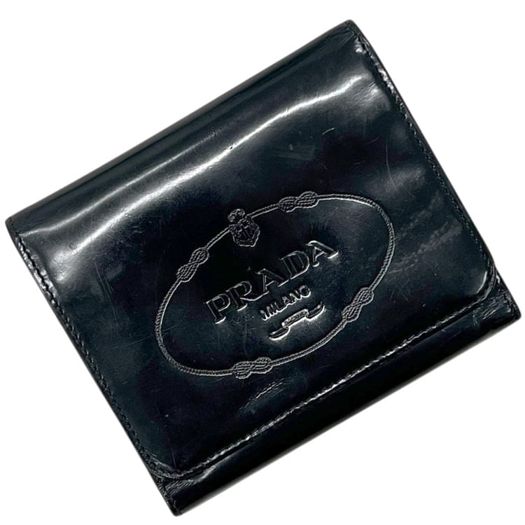 プラダ 三つ折り 財布 ec-25261 ブラック NERO コンパクト パテント レザー 中古 PRADA ロゴ エナメル ホック 折り財布 小銭入れ有 黒 レディース メンズ 男女兼用 定番 人気 シンプル ヴィンテージ コンパクト ロゴマーク ブランド 本物 鑑定済み｜フリマハイクラスブランド館