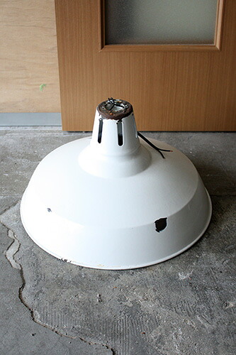 WHITE SHADE LAMP 送料無料 【海外直輸入中古品】【中古】シェードランプ アンティーク照明 ランプ インダストリアル ヴィンテージ カフェ ホーロー|Furniture Bank inc