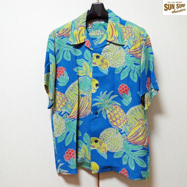 2025年春夏新作！　サンサーフ　半袖トップス　Sun Surf　TROPICAL FRUITS　レギュラー・レーヨン半袖ハワイアンシャツ【SS39415】ブルー