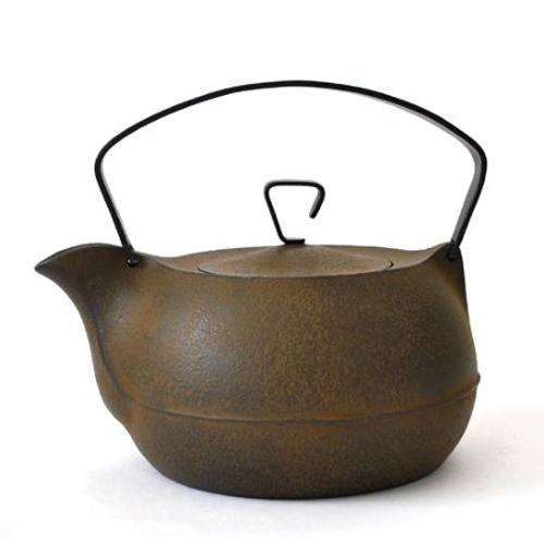 【IH相応う可】壱鋳堂 鉄瓶 役をつける湯沸かし キャストアイアンケトル 茶 1.2L 【IH200V相応う】南部地方金物 湯沸かし(直火、IHも能力のある ＩH当て嵌める可）（鉄分詰め直す 白湯）好ましいひな形賞勝ち取るGOOD DESIGN AWARD 2012【貨物輸送無料（沖縄県は送りとどける不可）】