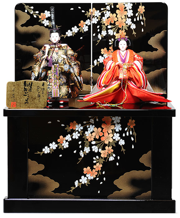 人気商品の 東京ディズニーリゾート 雛人形 親王飾り 収納飾り台 
