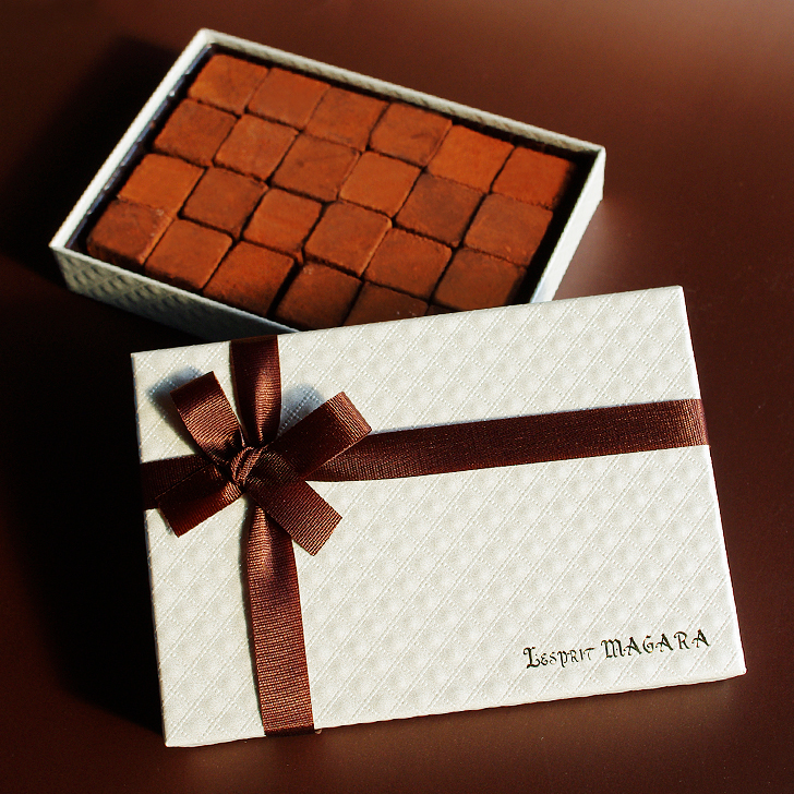 【生チョコレート 24粒入】バレンタイン 義理チョコ お配り  【ギフト包装済み】 義理チョコ、友チョコにも　ホワイトデー　感謝　ギフト