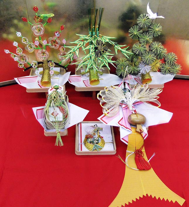 楽天市場】[ 本式結納シリーズ ] はごろも （ 足付き白木台 , 目録