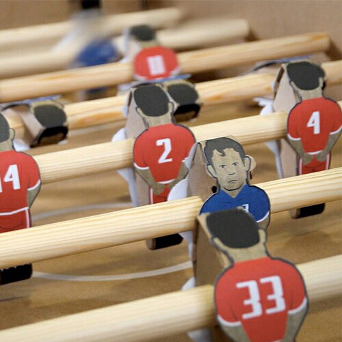 キックパック カルトーニ2 0 日本総代理店 ボードゲーム ブラウン 6歳から 組み立てテーブルサッカー エコ
