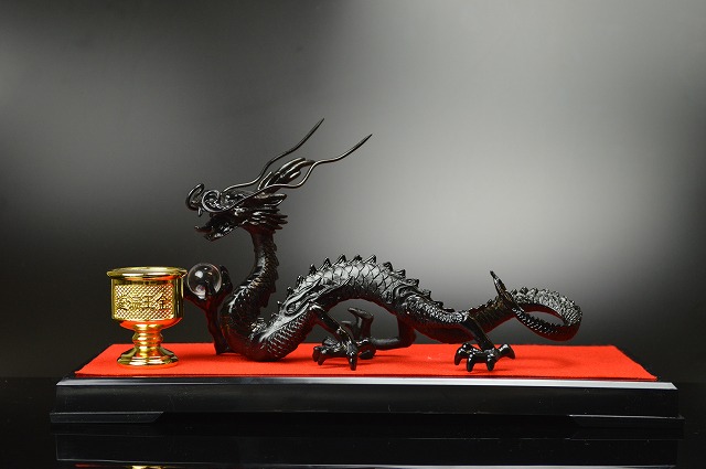 送料無料 黒龍 邪気を操る特別な龍神様 当店限定品 No 16 皇帝に仕えている品格が最高の五本指の龍 5本指の龍 占い 開運 風水 パワーストーン 銅製 覇王黒龍 邪気を操る特別な龍 特典 天然水晶玉 黄金水杯付き開運 風水グッズ ブラックドラゴン 天然石 送料無料 黒龍 邪気を操る特別な龍神様 当店限定品 No 16 皇帝に仕えている品格が最高の五本指の龍 5本指の龍 占い 開運 風水 パワーストーン 銅製 覇王黒龍 邪気を操る特別な龍 特典 天然水晶玉 黄金水杯付き開運 風水グッズ ブラックドラゴン 天然石