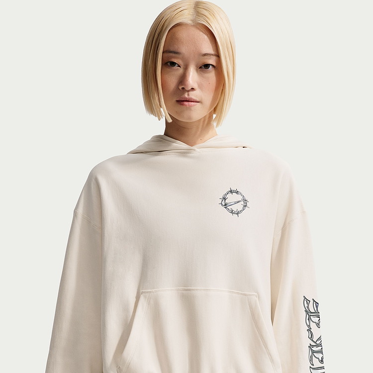 【全品ポイントアップ！マラソン限定店内最大20倍(4/10 1:59迄)】 お買い得スペシャルプライス ナイキ ウィメンズ NSW ストリート GFX プルオーバー L/S フーディ S IF0327-103 レディース
