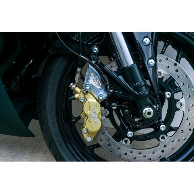 OVER RACING Fキャリパーサポート ブレンボ4P用（シルバー） ・83-351-11 オーバーレーシング キャリパー YZF-R25 YZF-R3｜パークアップ 店