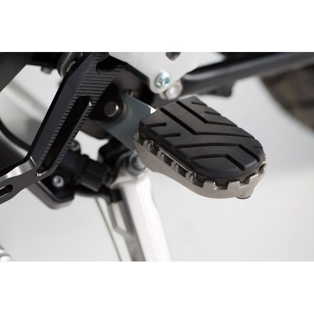 SWモテック タイガー800XC XCX XCA タイガー800XR XRX XRT ION フットレストキット Triumph Tiger 800(10-) 1200(11-15).|FRS.11.011.10103 S SW-MOTECH