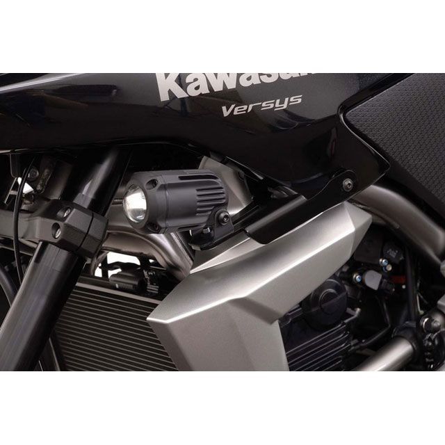 SW-MOTECH ライトマウントブラック Kawasaki Versys 650（10-14）.｜NSW.08.004.10201/B sw_NSW_08_004_10201B SWモテック その他電装パーツ Versys 650｜パークアップ 店