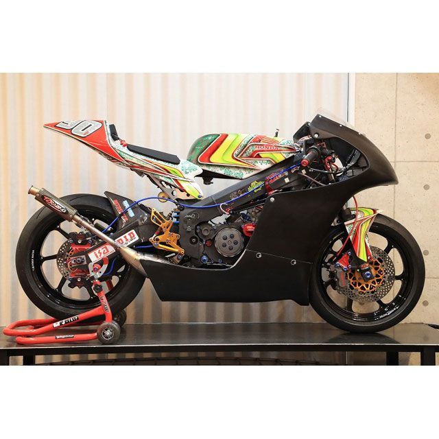 T2Racing オリジナル フルカウル TYPE-3 ストリートタイプ FRP製 黒ゲル+カーボン MC21・28 スクリーン ゴールド サイドスタンドカット 有 T2-COW3-S-F-C-GLA T2レーシング カウル・エアロ NSR250R 83,758円