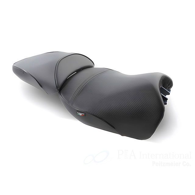 Sargent シート フロントのみ 表皮：CarbonFX カラー パイピングカラー：オレンジ（B021） WS-700F-NSB021 サージェント シート関連パーツ Multistrada V4