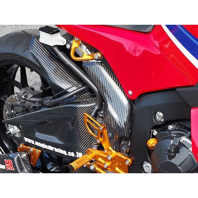 Magical Racing マフラーヒートガード 材質 綾織りカーボン製 001-CBR624-640A マジカルレーシング マフラーカバー・ヒートガード CBR600RR|パークアップ 店