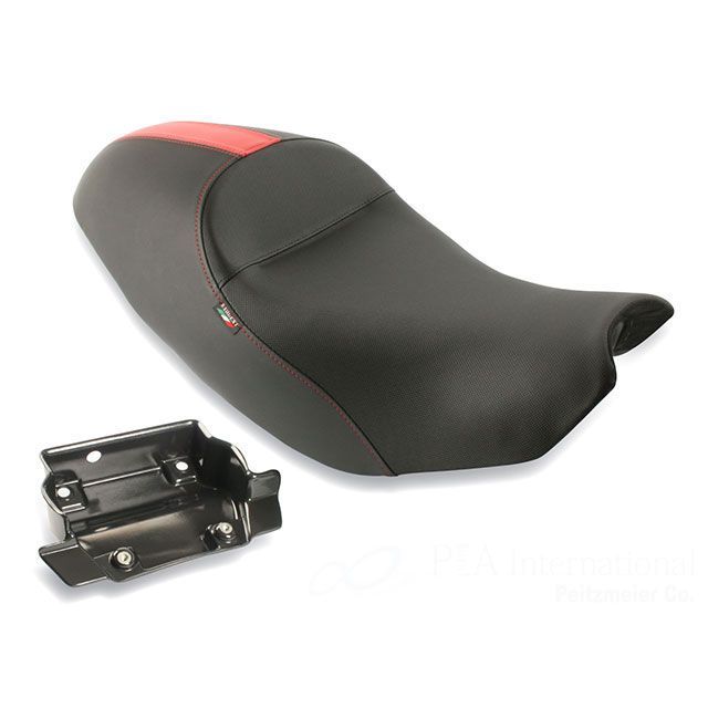 Sargent ソロスタイルシート パイピング：カスタム（CarbonFX） 仕様 CarbonFX カラー パイピング：D-066 パールホワイト WS-657-NS サージェント シート関連パーツ Scrambler
