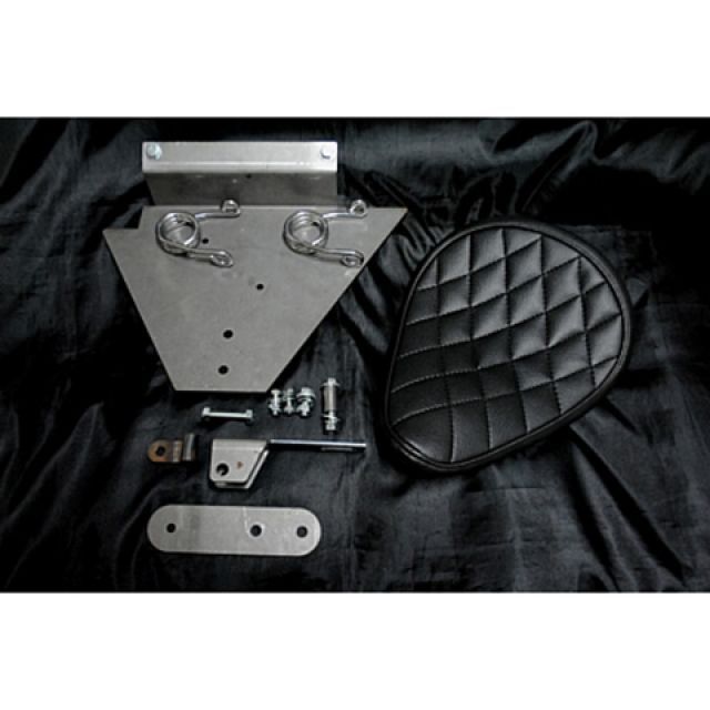 K&W DS1100専用ソロシートKIT スプリングタイプ（ステッチ） タイプ ダイヤ カラー 薄茶 P14061 部品屋K&W シート関連パーツ DS1100