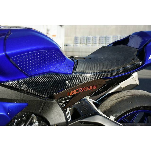 Saitaniya Factory 15 YZF-R1 純正シートカウル用シート台、シートベース 仕様 カーボン綾織/タンクカバー未装着車用 3Y6R1SDSB-CB1 才谷屋ファクトリー シート関連パーツ YZF-R1