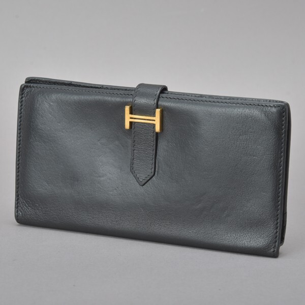 HERMES エルメス　べアン　黒ブラック　長財布　二つ折り財布 エルメス 二つ折り財布 ベアンコンパクト ソーブラック ブラック