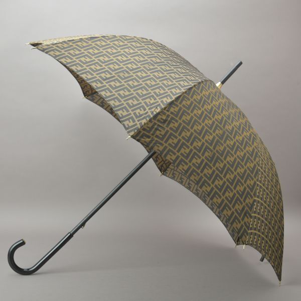 楽天市場】未使用品 フェンディ ズッカ柄 ポケモンコラボ カイリュー