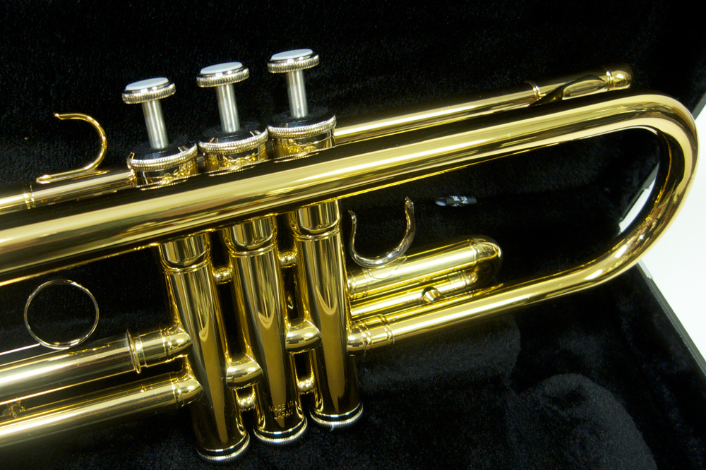 楽天市場 Yamaha ヤマハ Ytr 2330 トランペット 正規品 ゴールド 管楽器 B Trumpets Ytr 2330 01 本体 セット C 北海道 沖縄 離島不可 ワタナベ楽器 楽天ｓｈｏｐ